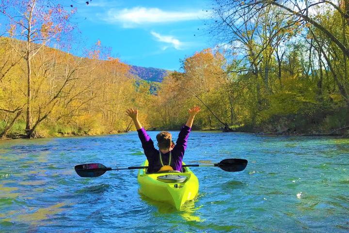 a small boat in a body of water